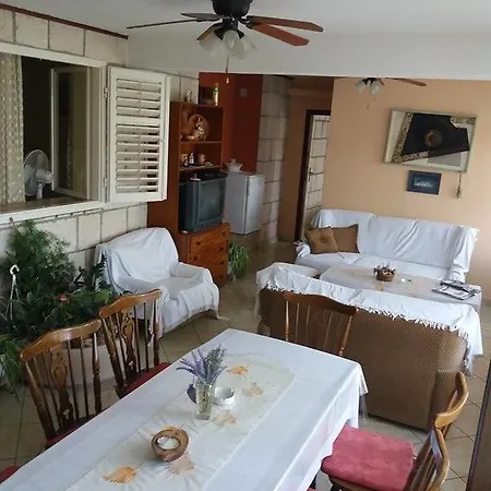 Stone House Gregov Λομπάρδα